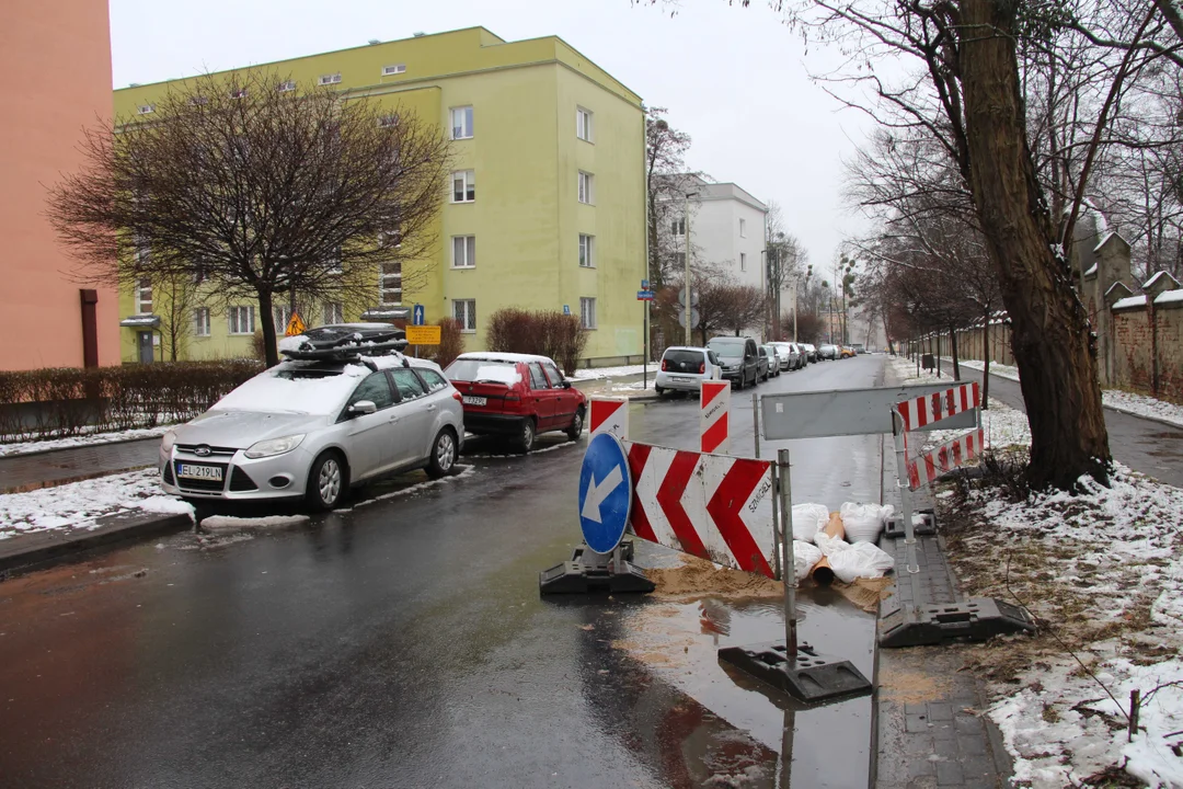 Dziury w drogach na Bałutach