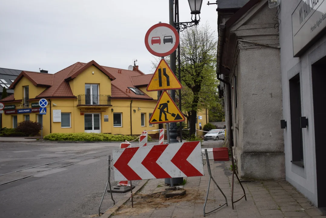 Trwają prace na ulicy Piotra Skargi w Zgierzu. Zerwano nawierzchnię [ZDJĘCIA] - Zdjęcie główne