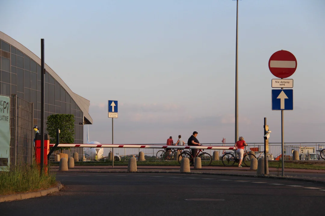 Parkingi przy łódzkim lotnisku