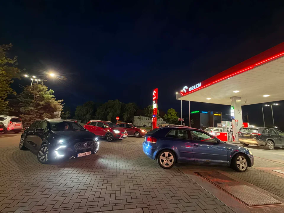 Ogromne kolejki po paliwo w Trójmieście. To koniec niższych cen