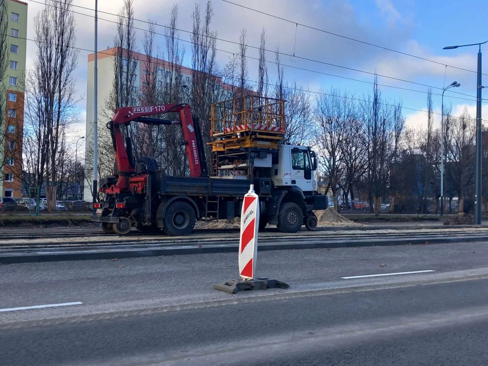 Prace na torowisku tramwajowym przy al. Śmigłego-Rydza