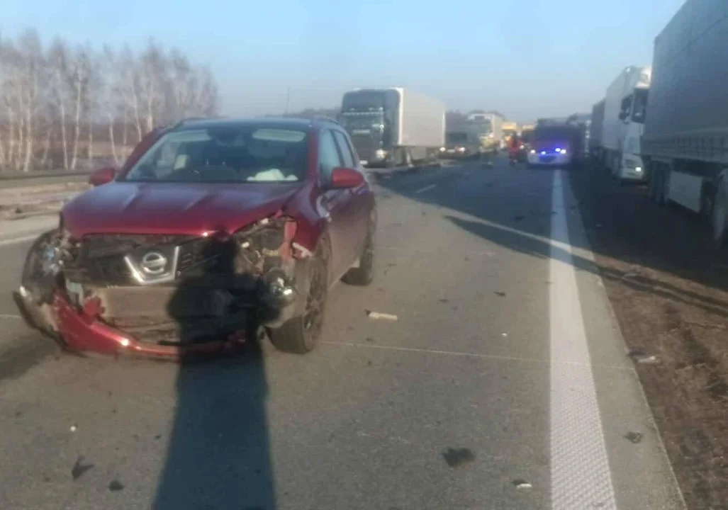 Niebezpiecznie na S8 pod Łodzią. W stronę Wrocławia nie przejedziecie! [FOTO] - Zdjęcie główne