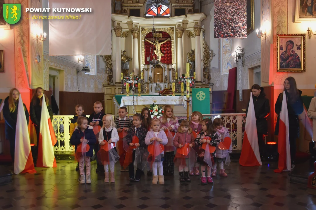 Uczcili Święto Niepodległości. Powiatowo-Gminne obchody w Dąbrowicach - Zdjęcie główne