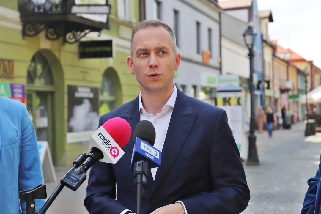 Platforma Obywatelska chce podwyżek dla budżetówki. "Tym trzeba się zająć" [FOTO] - Zdjęcie główne