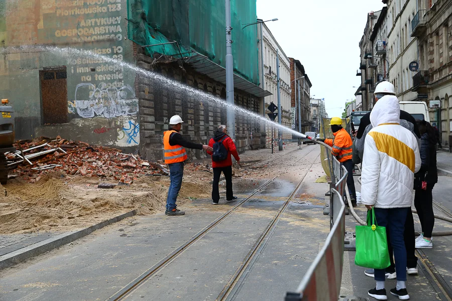 Kamienica przy Kilińskiego 49, w końcu, zostanie zburzona. Wiemy kiedy wrócą tramwaje