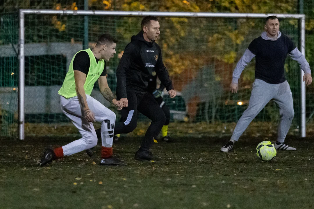 Duże emocje w spotkaniu AGKS 2 oraz FC Farselona w rozgrywkach Playareny