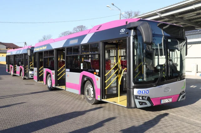 Co z autobusami do podkutnowskich miejscowości? "Gminy wypowiedziały umowy, zniknie kilka kursów" - Zdjęcie główne