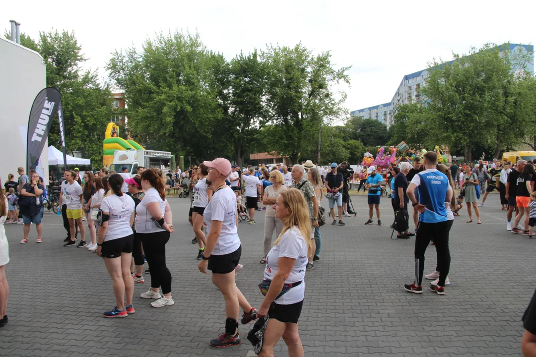 Piknik rodzinny fundacji „Daj piątaka na dzieciaka” na Bałutach