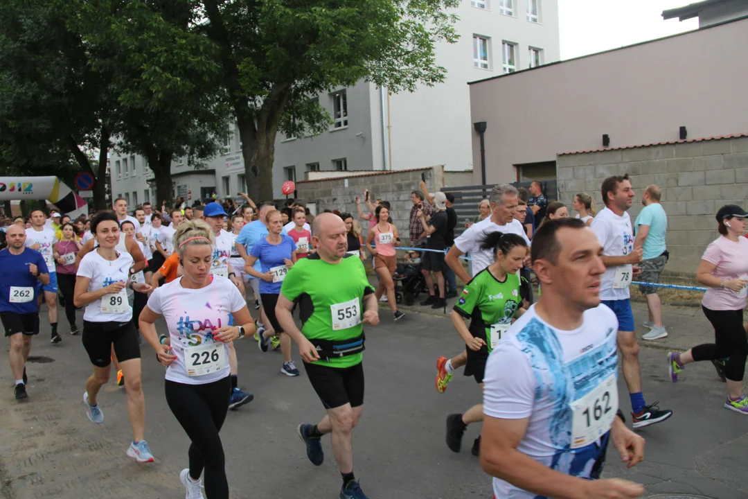 Piknik rodzinny fundacji „Daj piątaka na dzieciaka” na Bałutach