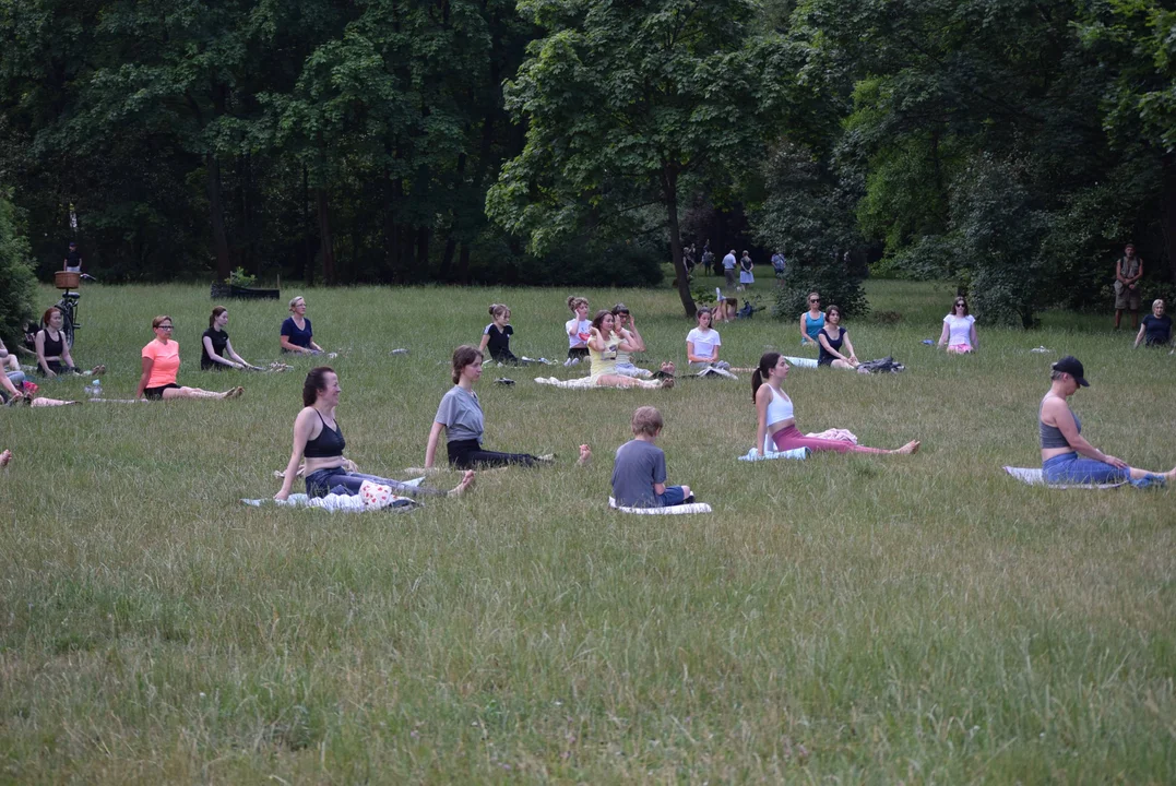 Joga w Parku Poniatowskiego