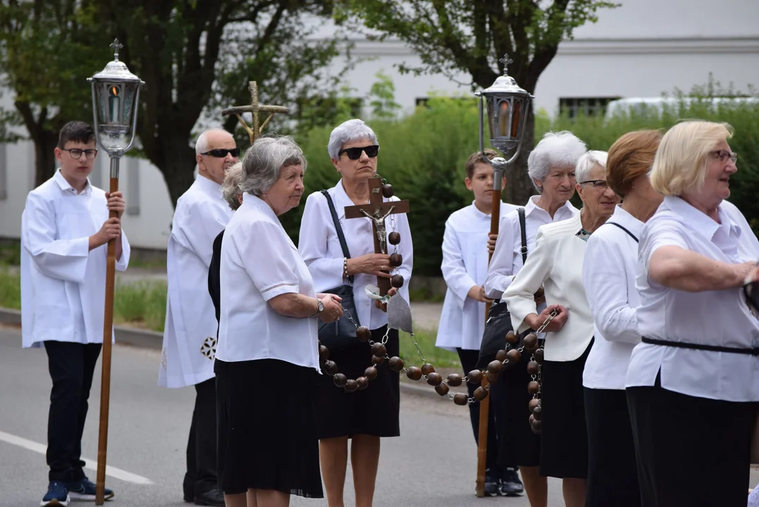 procesja Bożego Ciała w parafii Matki Bożej Dobrej Rady w Zgierzu