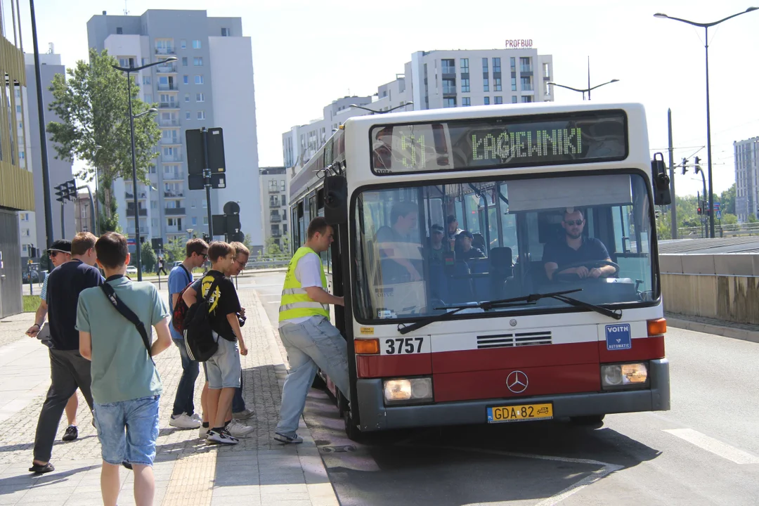 30. lecie Mercedesów O405N - pierwszego autobusu niskopogłowego w Łodzi