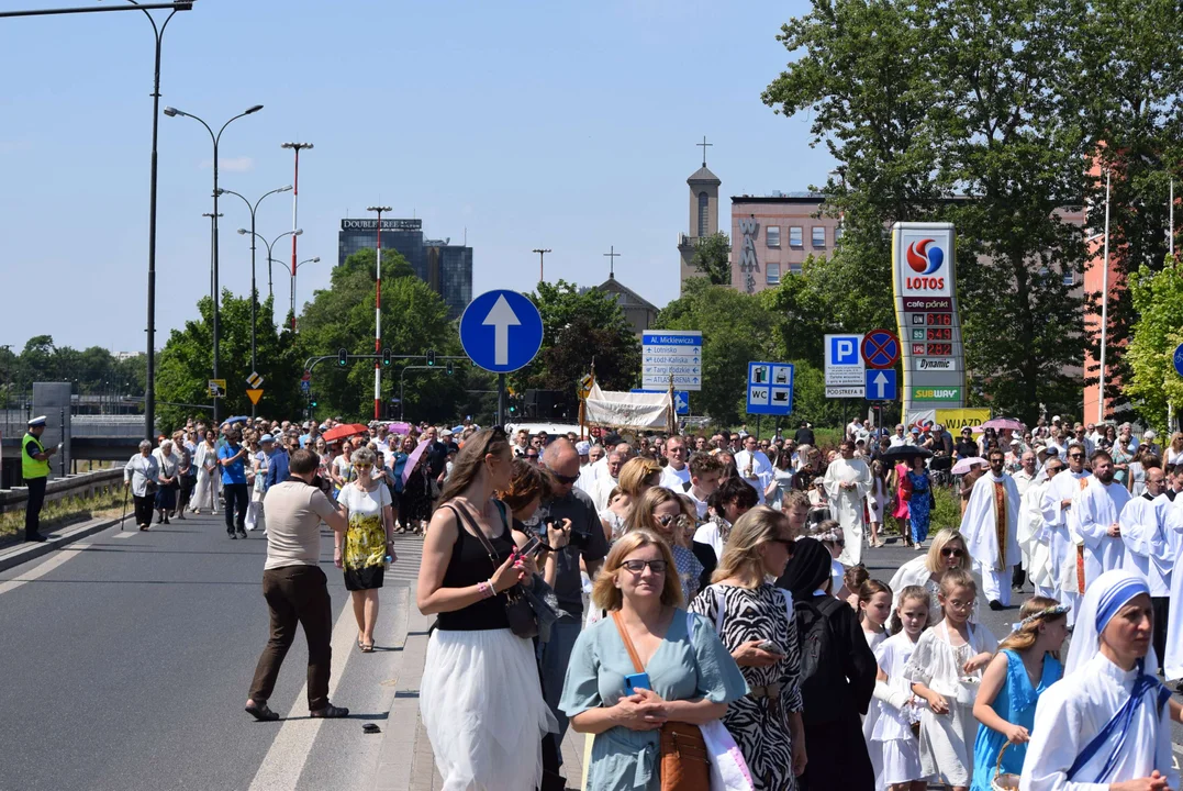 Procesje Bożego Ciała przeszły ulicami Łodzi