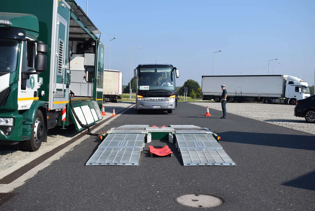 Kontrola pojazdów i atrakcje dla dzieci przy autostradzie A1