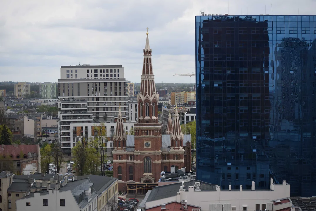 Panorama miasta widziana z wieżowca Red Tower