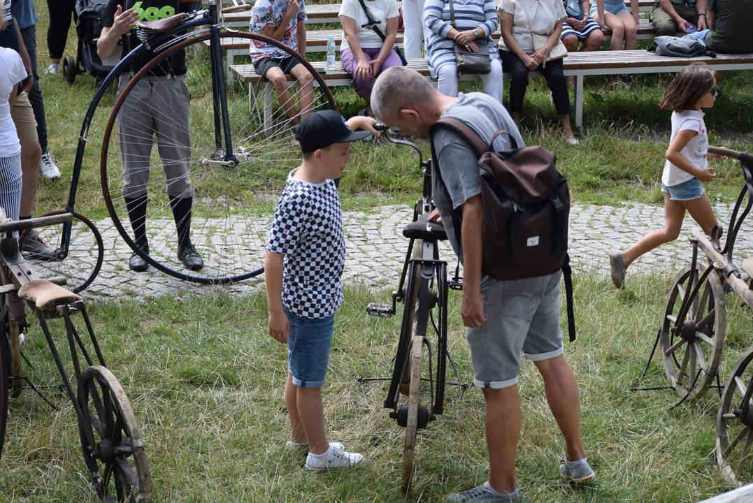 Historia rowerów w Parku Julianowskim na 600. urodizny Łodzi