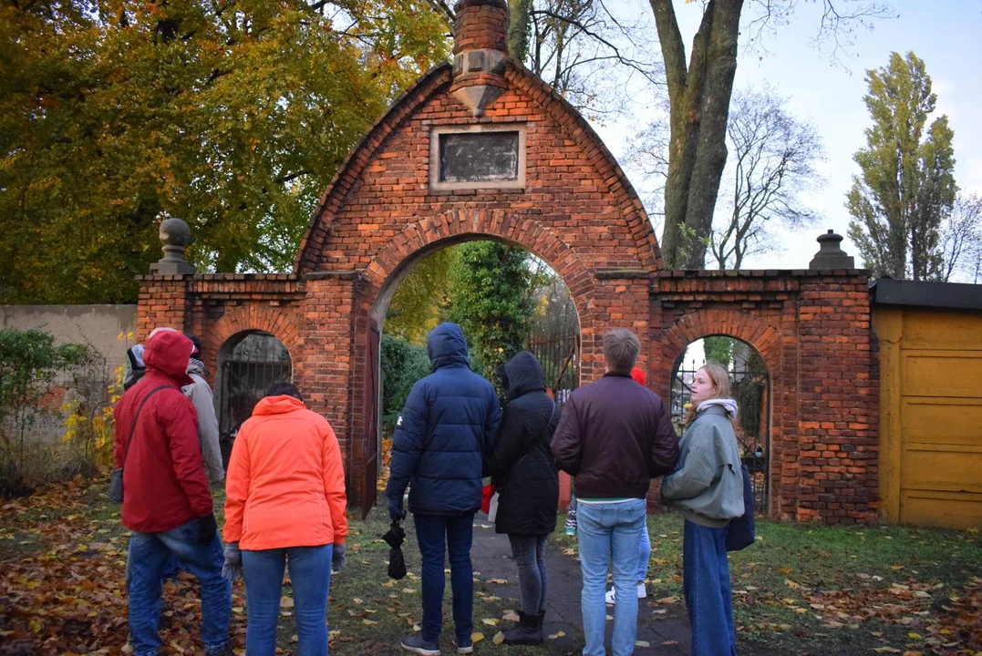 Spacer po Cmentarzu Ewangelicko-Augsburskim