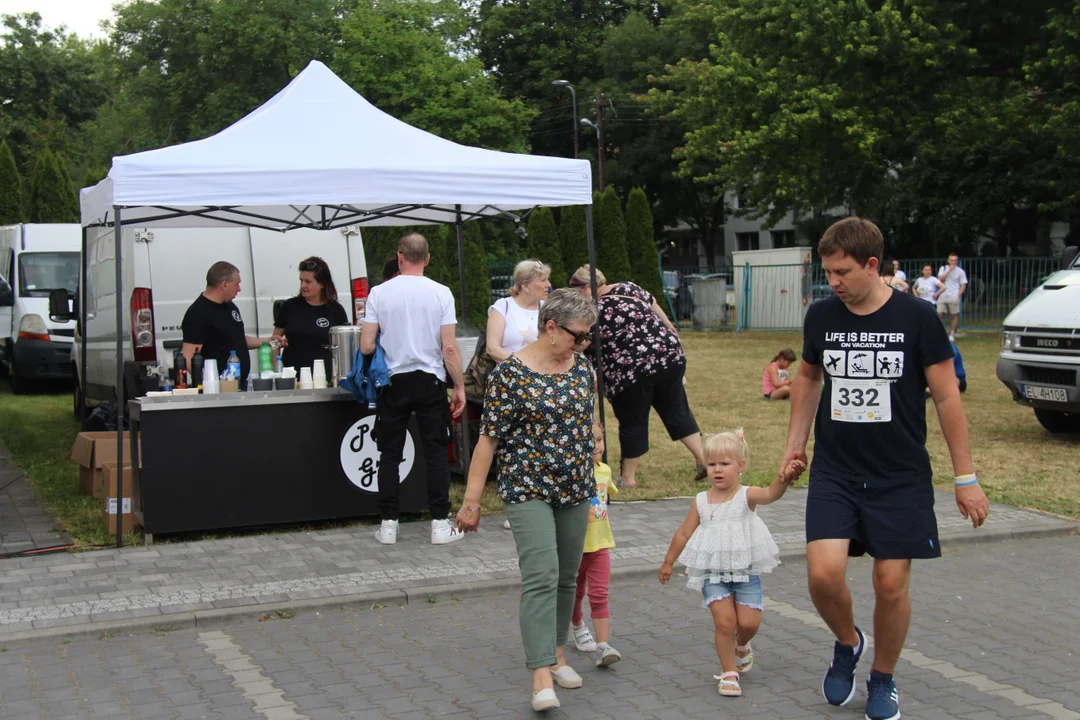 Piknik rodzinny fundacji „Daj piątaka na dzieciaka” na Bałutach