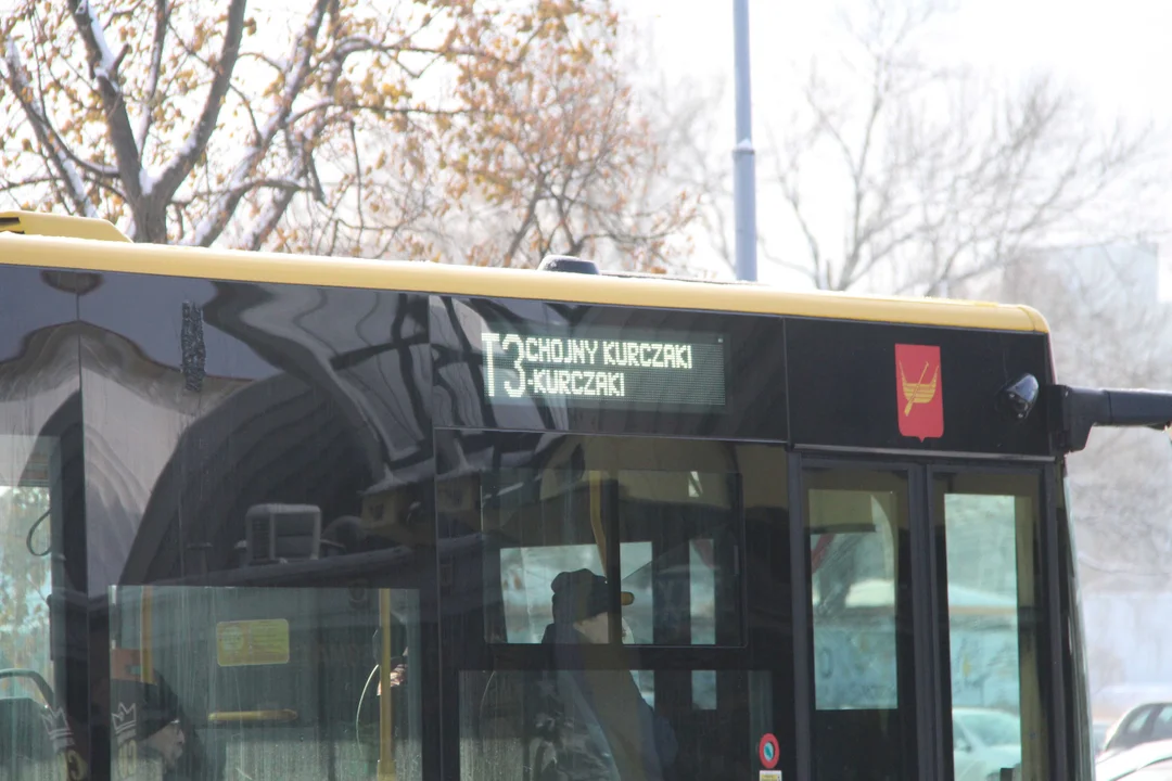 Przystanek Piotrkowska - plac Niepodległości w Łodzi i pętla autobusowa