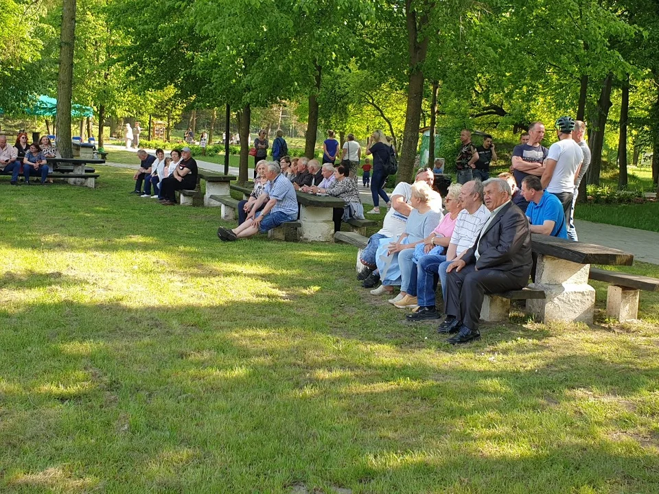 Piknik Strażacki w Dzierżąznej pod Zgierzem. Piękna pogoda i mnóstwo atrakcji, muzyki i dobrego jedzenia [zdjęcia]