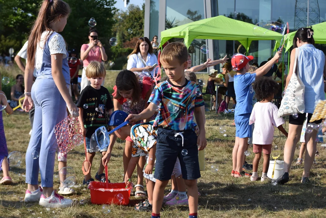 Piknik międzypokoleniowy w Parku Ocalałych w Łodzi