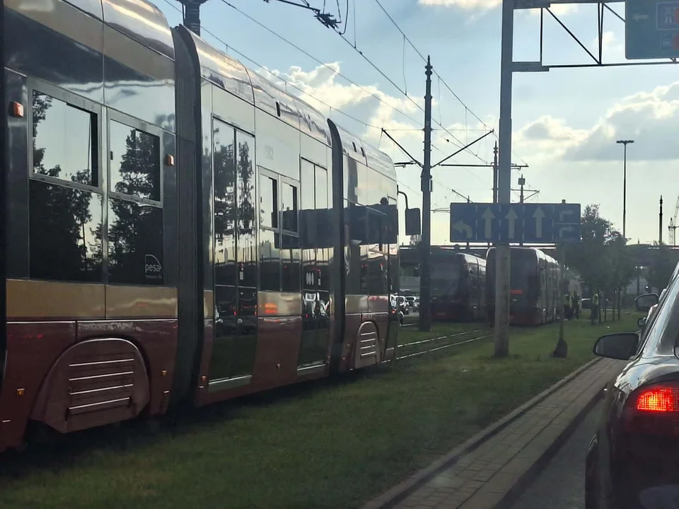 Zatrzymania tramwajów w kilku miejscach w Łodzi
