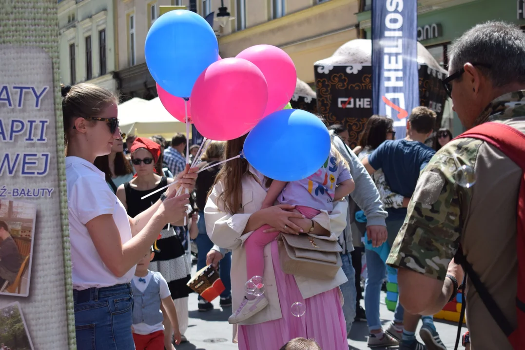 Miejski dzień dziecka w Łodzi. Dzieci przejęły Piotrkowską