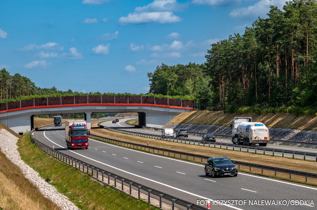 Drogi ekspresowe i autostrady w województwie łódzkim z lotu ptaka