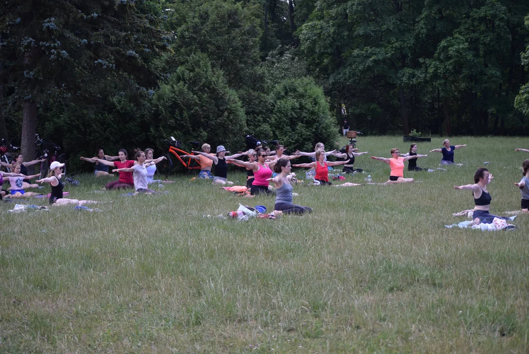 Joga w Parku Poniatowskiego