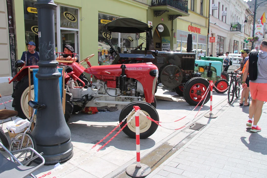 Wystawa motoryzacyjnych klasyków na Piotrkowskiej