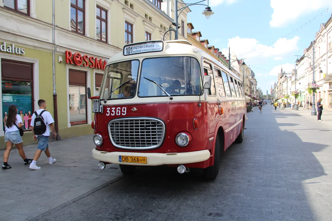 Zabytkowe tramwaje i autobusy ponownie na ulicach Łodzi