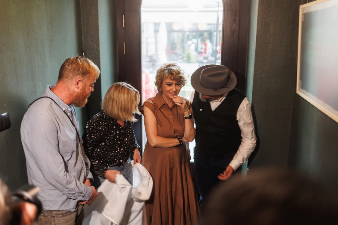Wernisaż wystawy obrazów z filmu „Chłopi” w bistro Montag