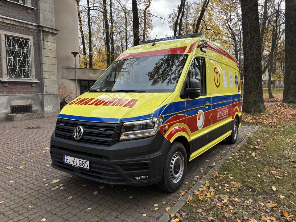 Szpital przy ul. Milionowej w Łodzi z nowym ambulansem