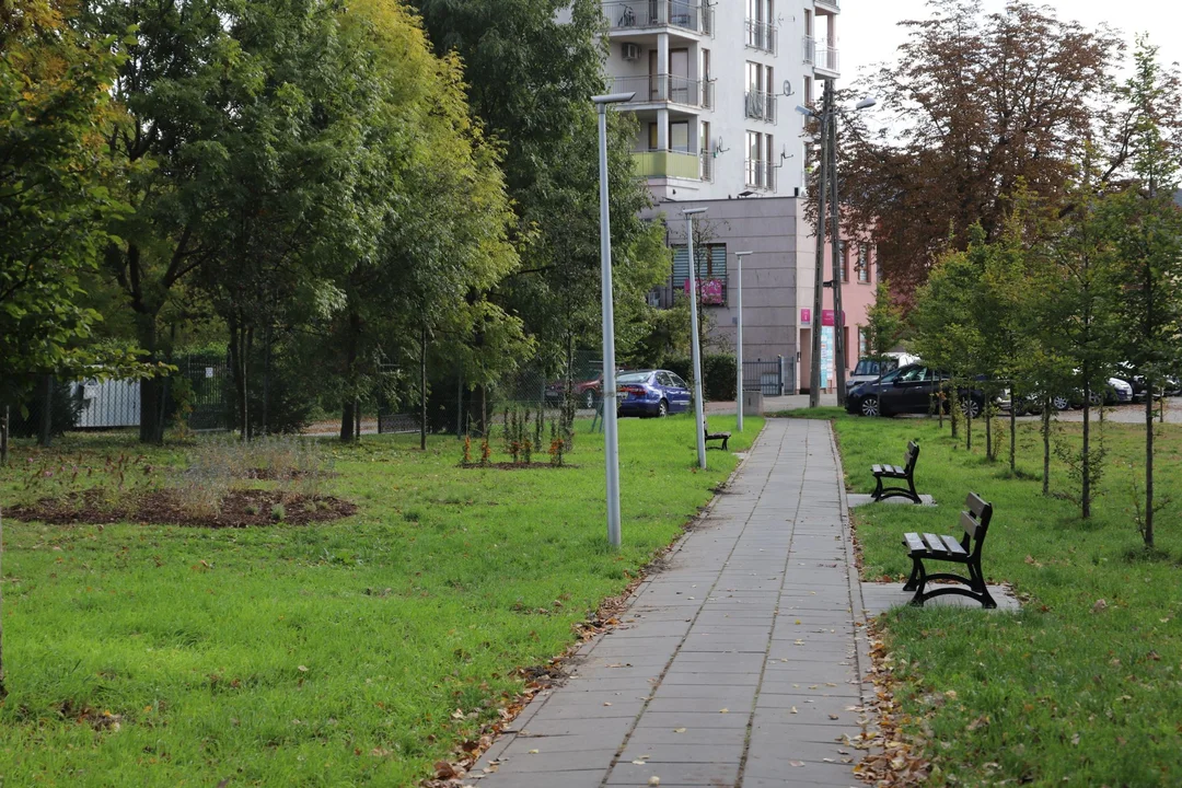 W centrum Kutna powstaje mały park rekreacyjn-wypoczynkowy