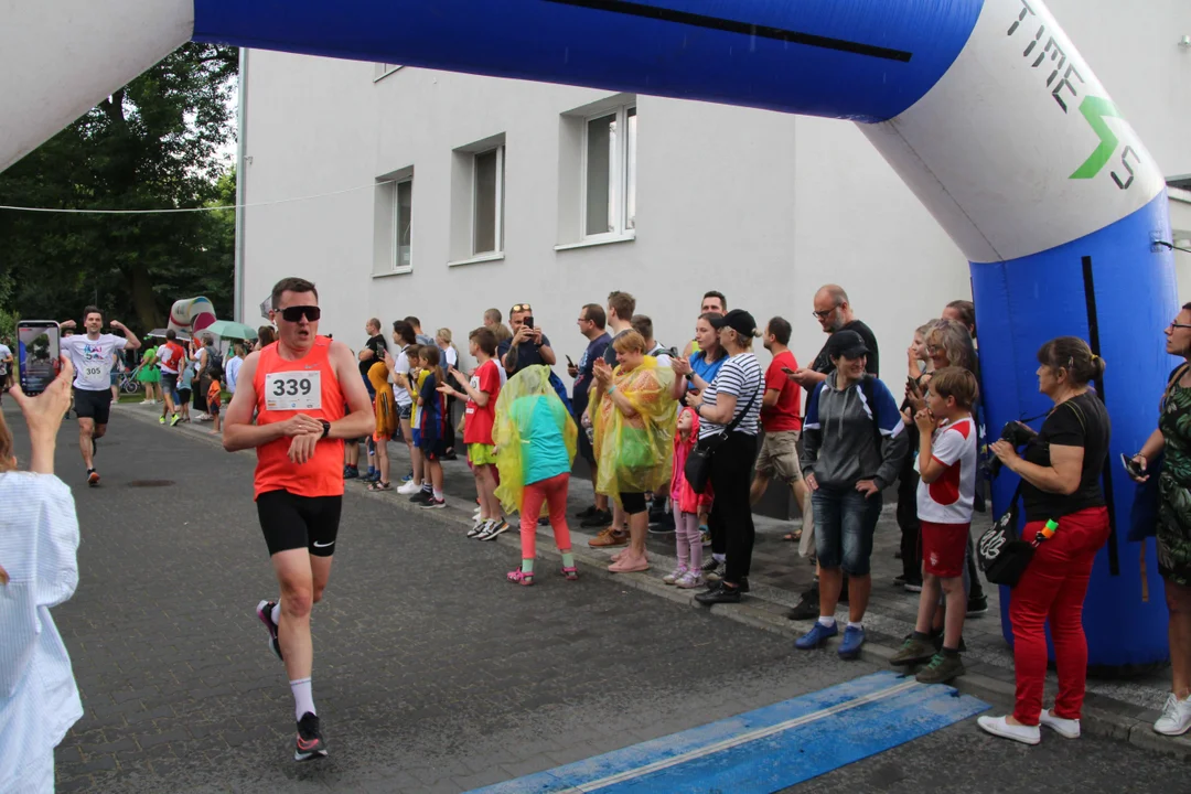 Piknik rodzinny fundacji „Daj piątaka na dzieciaka” na Bałutach