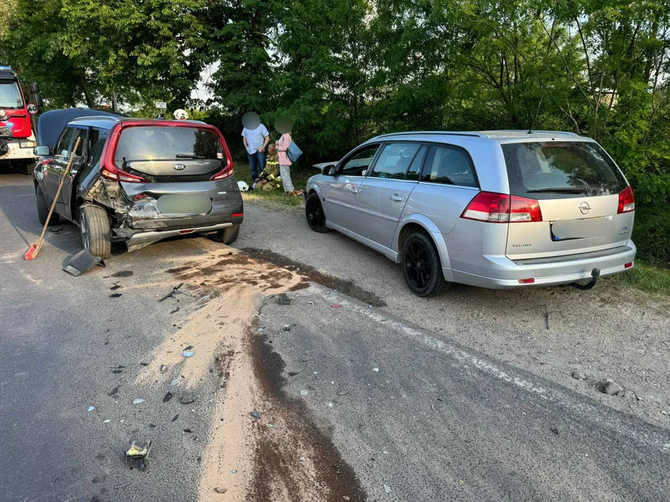 Zderzenie trzech osobówek pod Płockiem. Sprawca był "pod wpływem" [ZDJĘCIA] - Zdjęcie główne