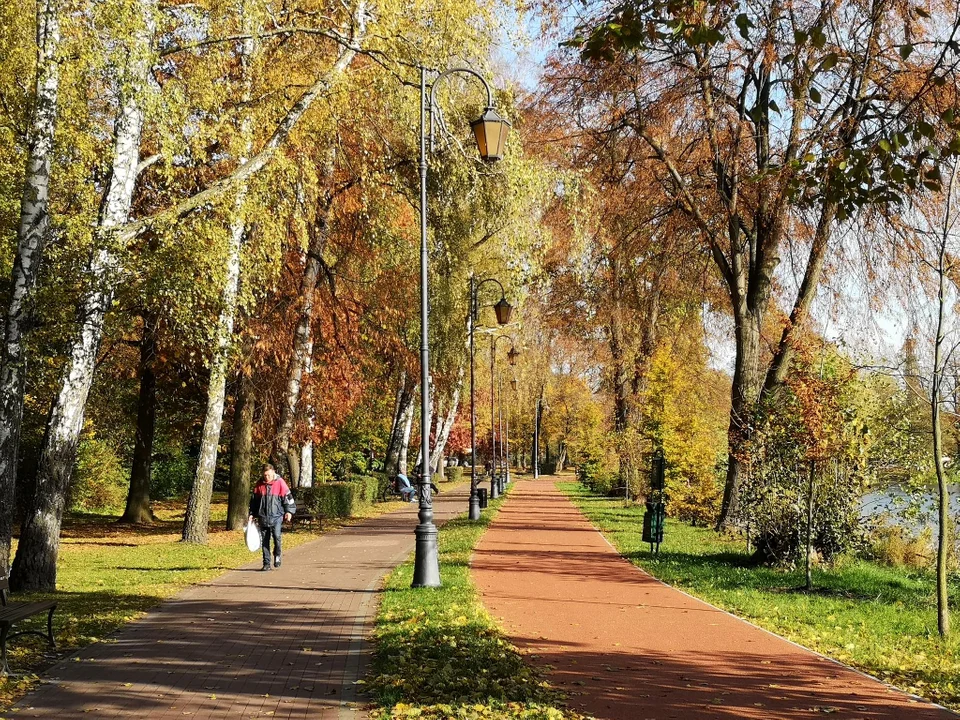 Zgierzanie korzystają z pięknej jesiennej pogody