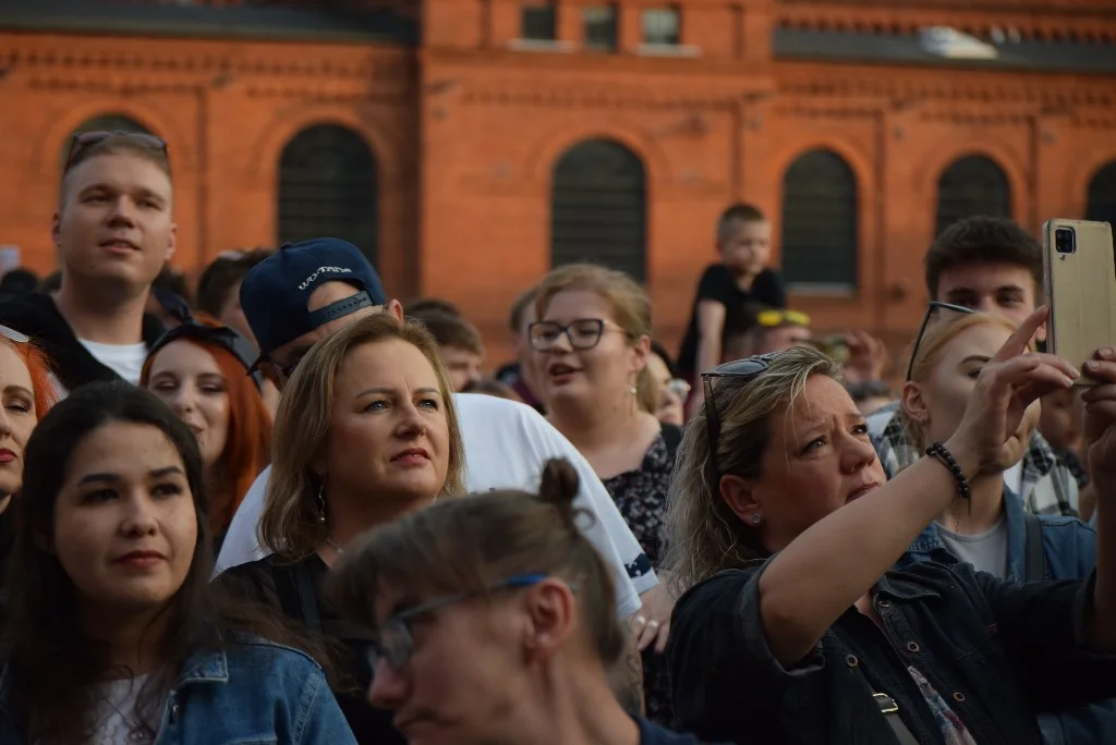 Koncert O.S.T.R. i gości w Manufakturze w Łodzi