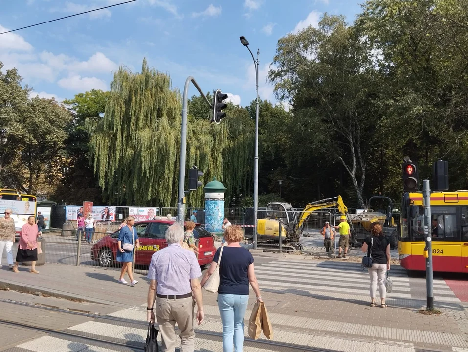 Utrudnienia dla pieszych i rowerzystów na ul. Zachodniej