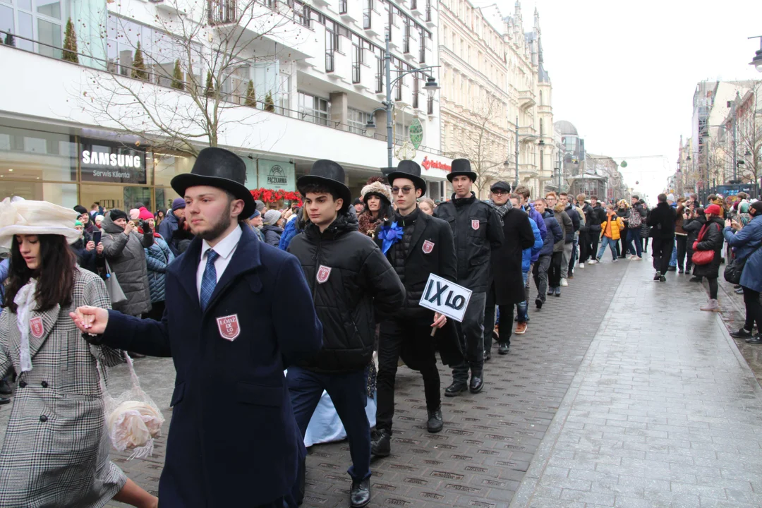 Polonez dla Łodzi 2024 na ul. Piotrkowskiej w Łodzi