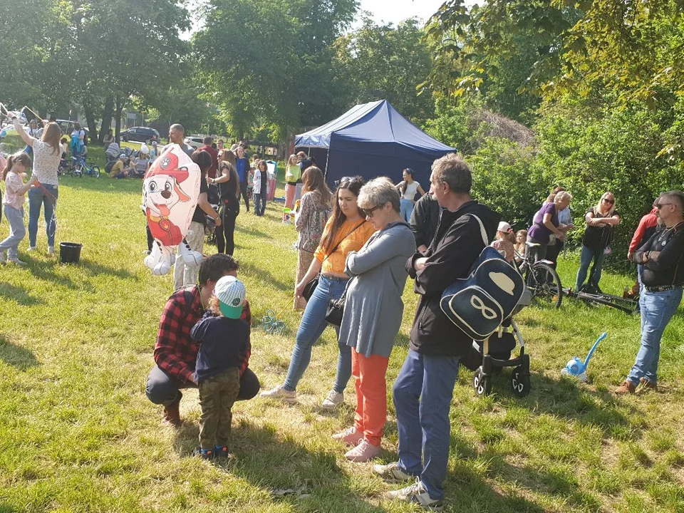 Moc atrakcji na Festiwalu Baniek Mydlanych w Zgierzu. Dzieciaki były uradowane, to wszystko dla nich [zdjęcia]