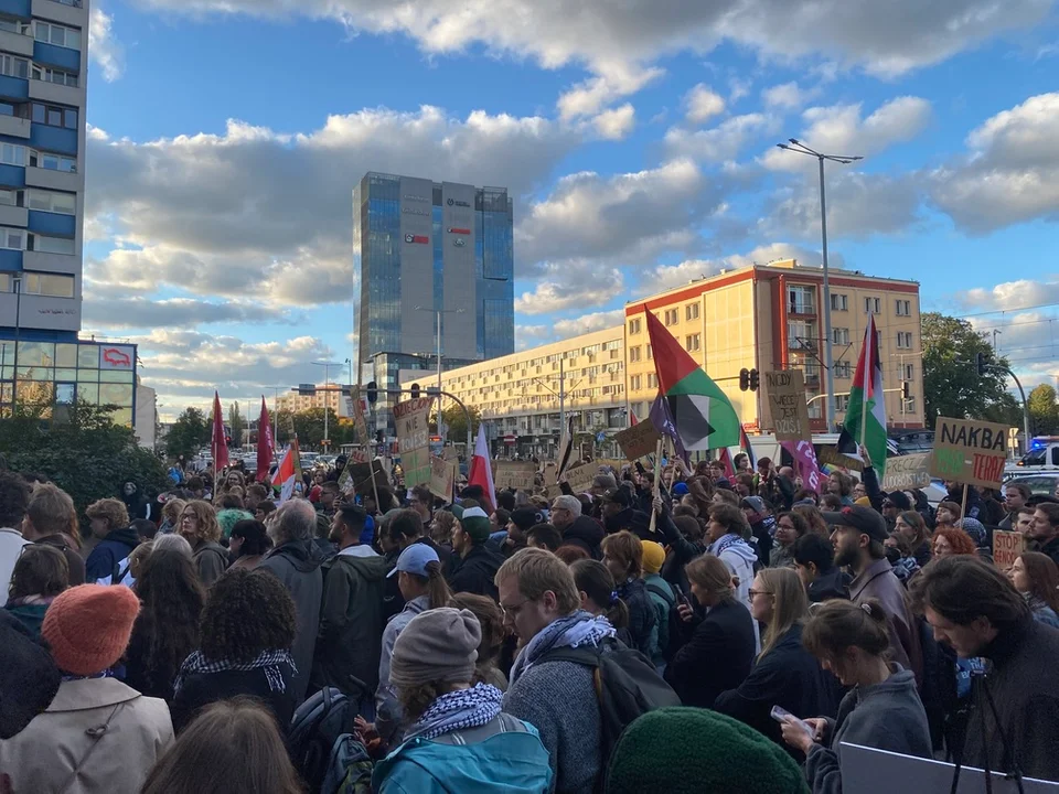 Kilkaset osób pod Manhattanem w geście solidarności z Gazą