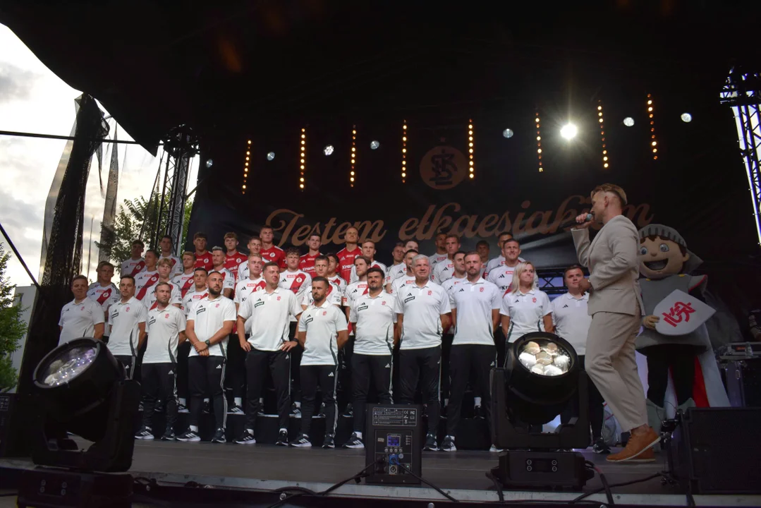Prezentacja drużyny ŁKS-u na placu Wolności