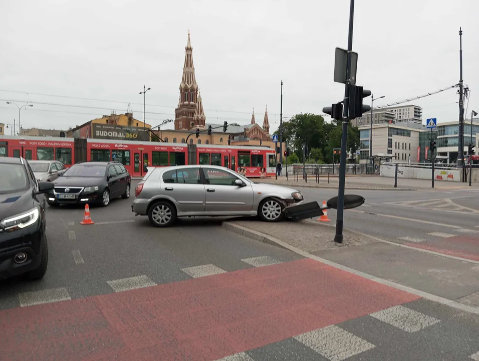 Łódź. Utrudnienia w ruchu. Kolizje i przestoje tramwajów - Zdjęcie główne