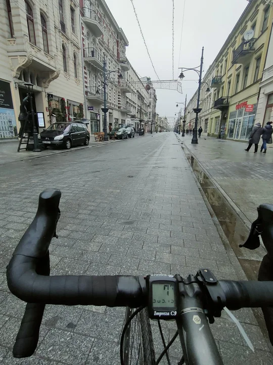 Dorota w grudniową noc przyjechała na rowerze z Krakowa do Łodzi