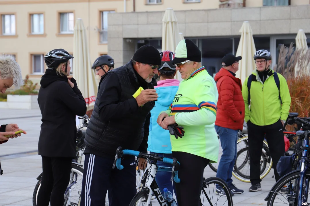 Rajd rowerowy w ramach Dni Seniora. Do Kutna przyjechali medaliści olimpijscy w kolarstwie