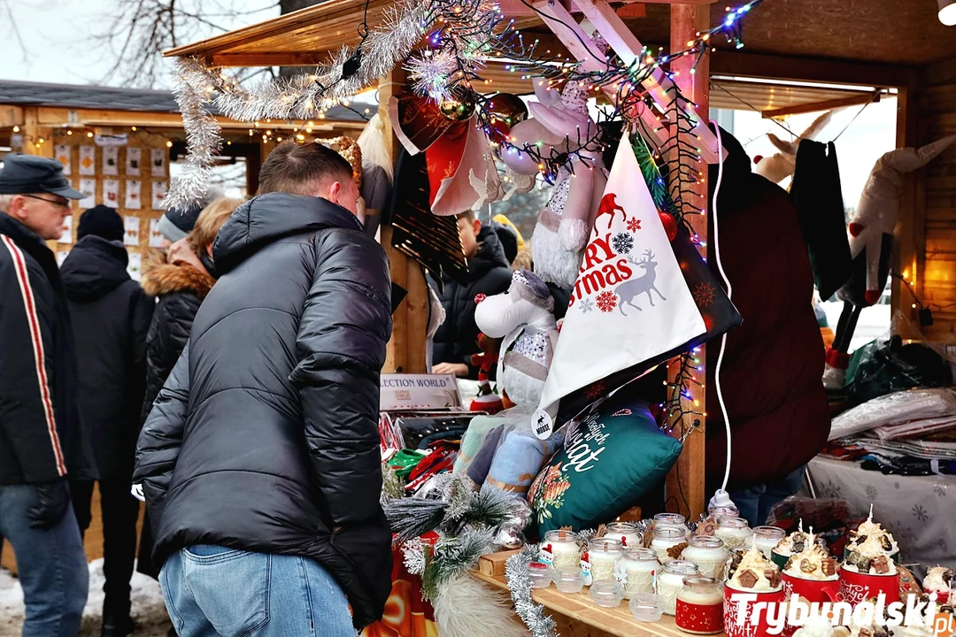 Jarmark Bożonarodzeniowy 2023 w Sulejowie. Tłumy mieszkańców i magia świąt