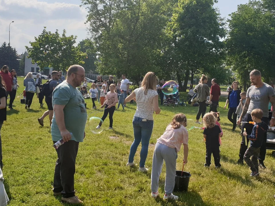 Moc atrakcji na Festiwalu Baniek Mydlanych w Zgierzu. Dzieciaki były uradowane, to wszystko dla nich [zdjęcia]