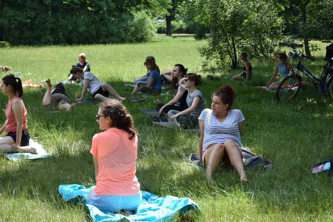 Joga w Parku Poniatowskiego