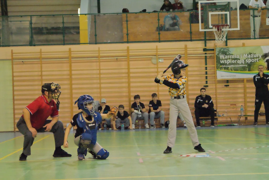 Drużyna młodzików MKS STAL BiS Kutno zakończyła trzydniowe zmagania w XXI Międzynarodowym Halowym Turnieju Baseballu